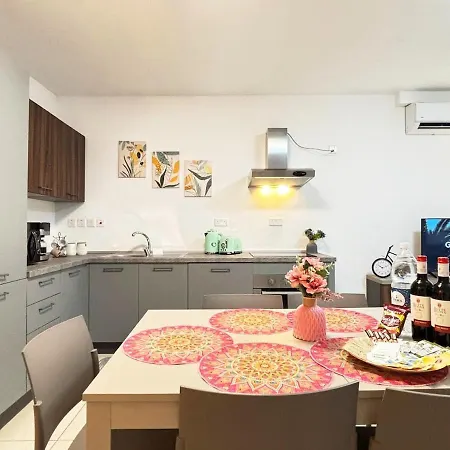 Paceville Glow Two * Saint Julian's