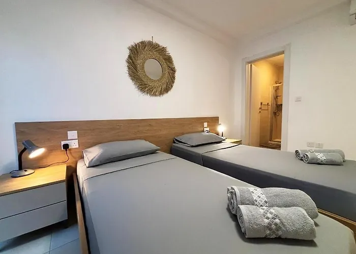 Paceville Glow Two 公寓 *