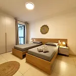 Paceville Glow 10 * St. Julian's